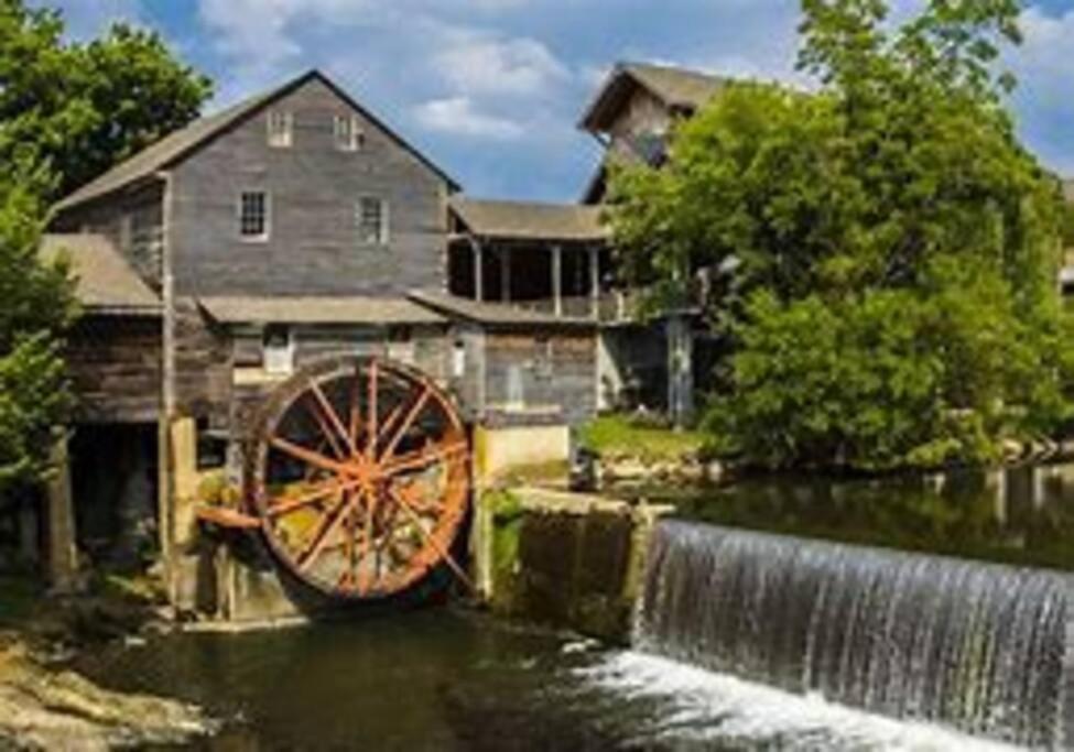 1 Mi To Dollywood Mins To All Attractions & Gsmnp Sevierville Exteriör bild